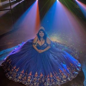 Meet your Posher, Edith